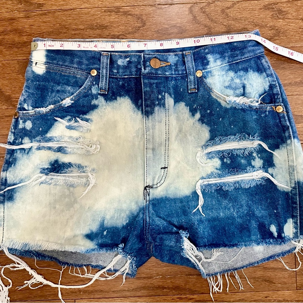 Vintage High Waisted Bleached Wrangler Shorts